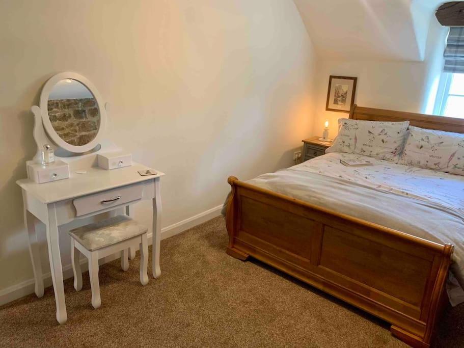 Gorgeous Cozy Cottage With A Heritage Feel, Walks, Pubs & Wood Burner ไทดส์เวลล์ ภายนอก รูปภาพ
