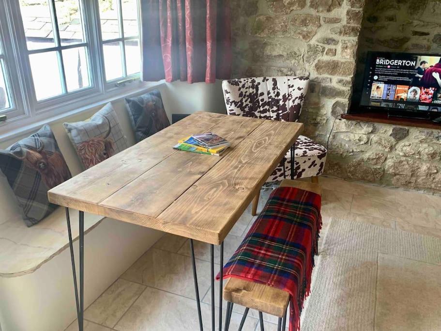 Gorgeous Cozy Cottage With A Heritage Feel, Walks, Pubs & Wood Burner ไทดส์เวลล์ ภายนอก รูปภาพ